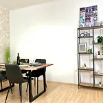 Central Comfy Apartment - Self Check-In